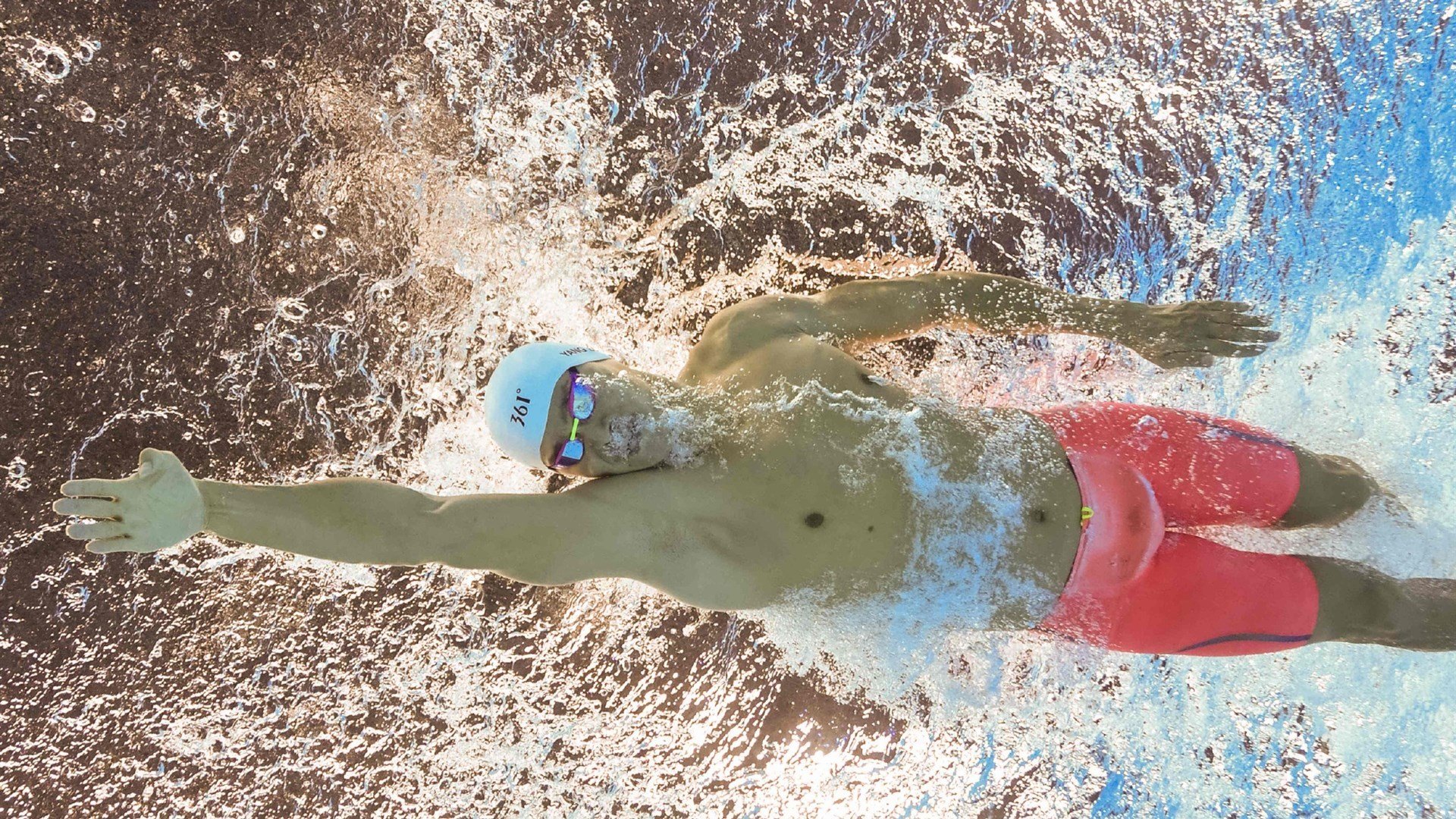 KAiyun Sports登录入口-当体育评论撞上荒诞新闻，一场不搭界的幽默实验